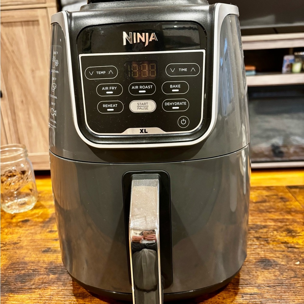 Ninja XL Air Fryer with Black and Gray Finish